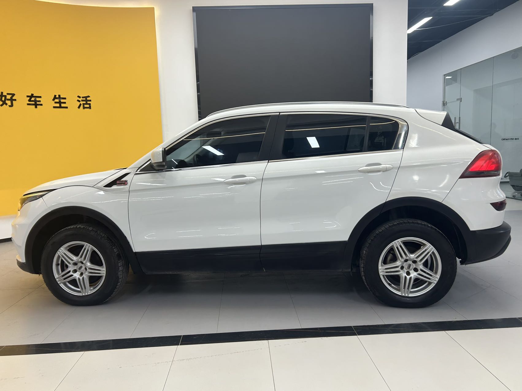 2018 Qoros Auto facelift 1.6T automatic leading model