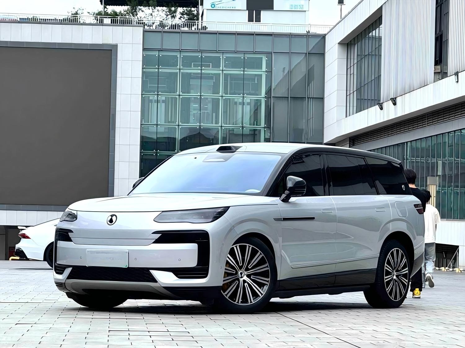 2025 Denza N9 2.0T CVT 1300 Flagship Automatic