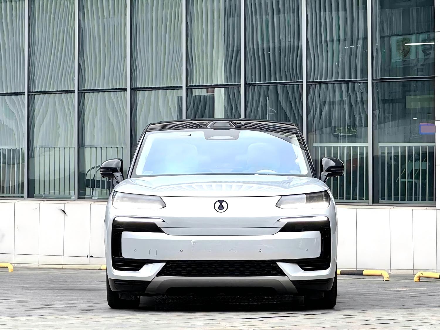 2025 Denza N9 2.0T CVT 1300 Flagship Automatic