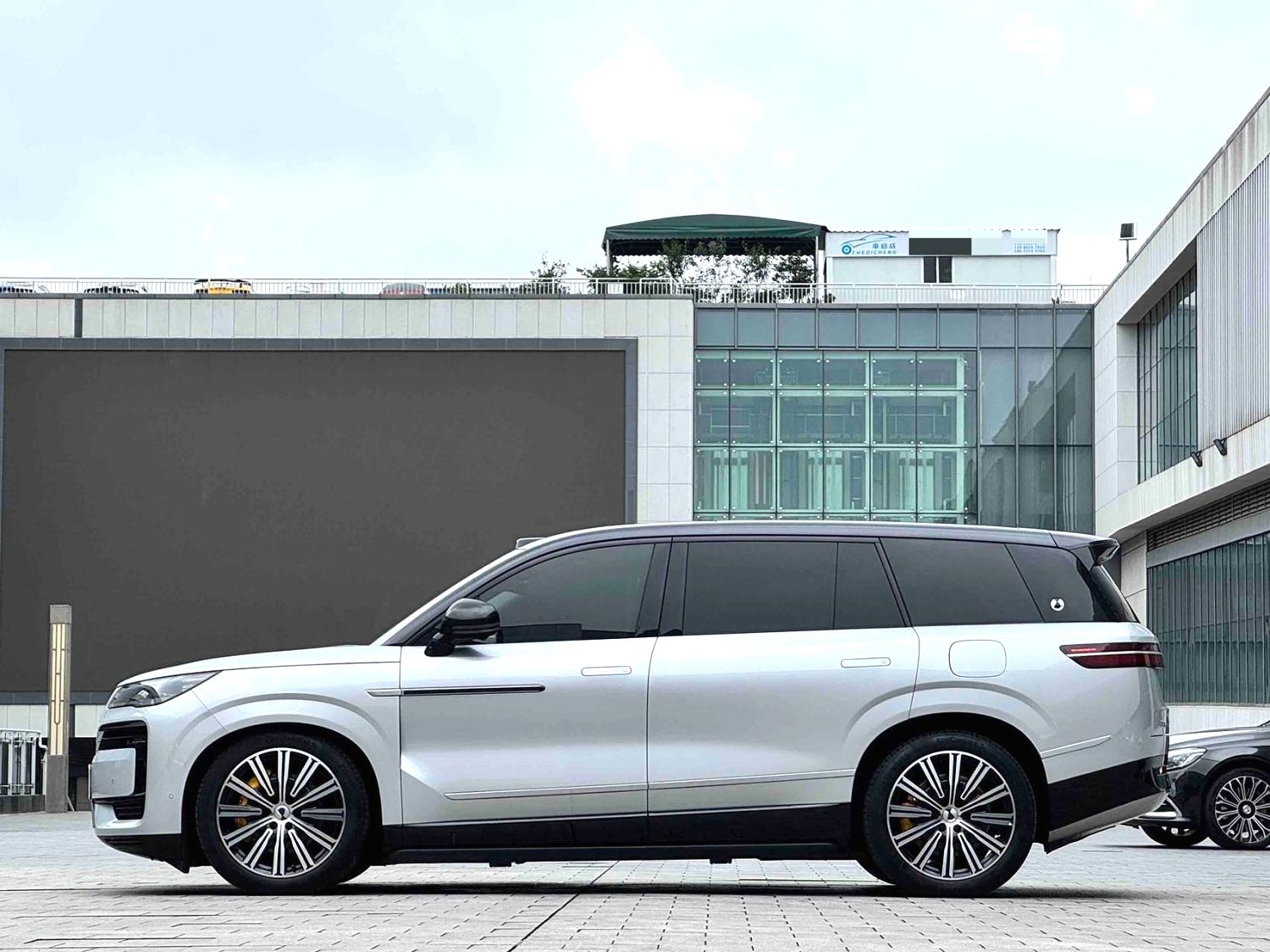2025 Denza N9 2.0T CVT 1300 Flagship Automatic