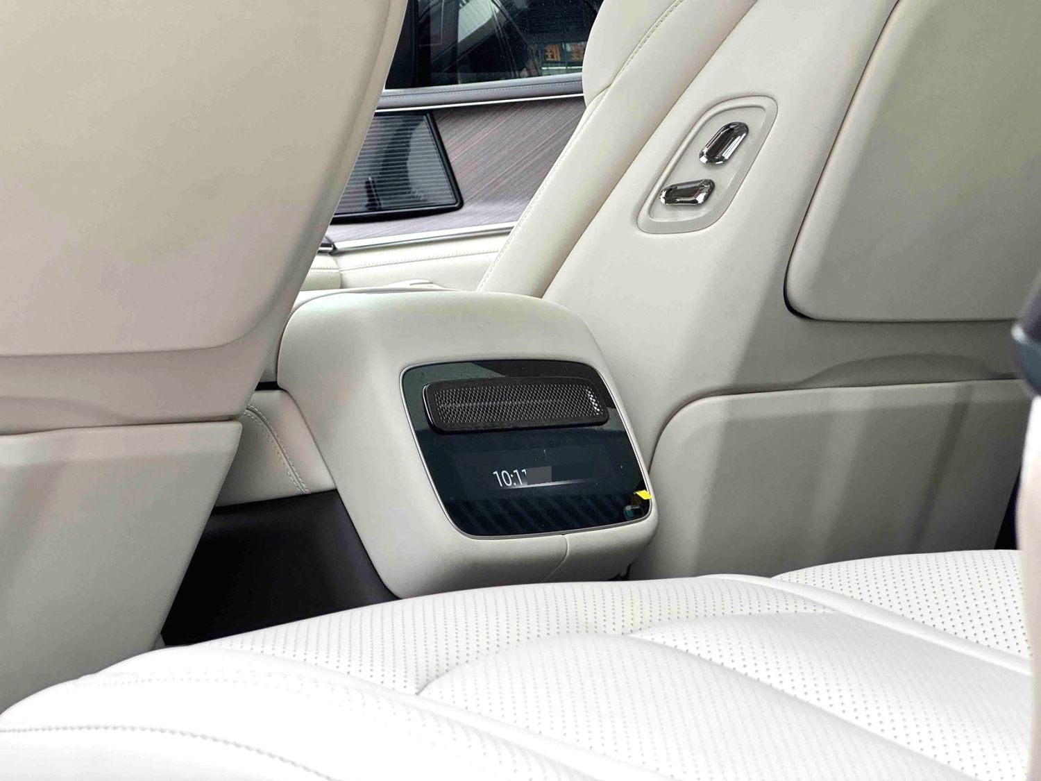 2025 Denza N9 2.0T CVT 1300 Flagship Automatic